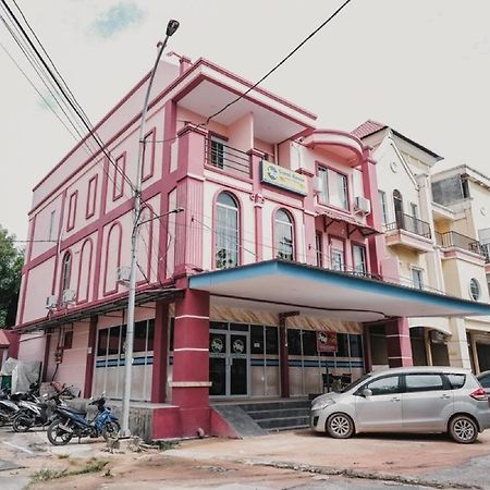 Reddoorz Near Nagoya Hill Batam 4 Hotell Jodoh  Eksteriør bilde