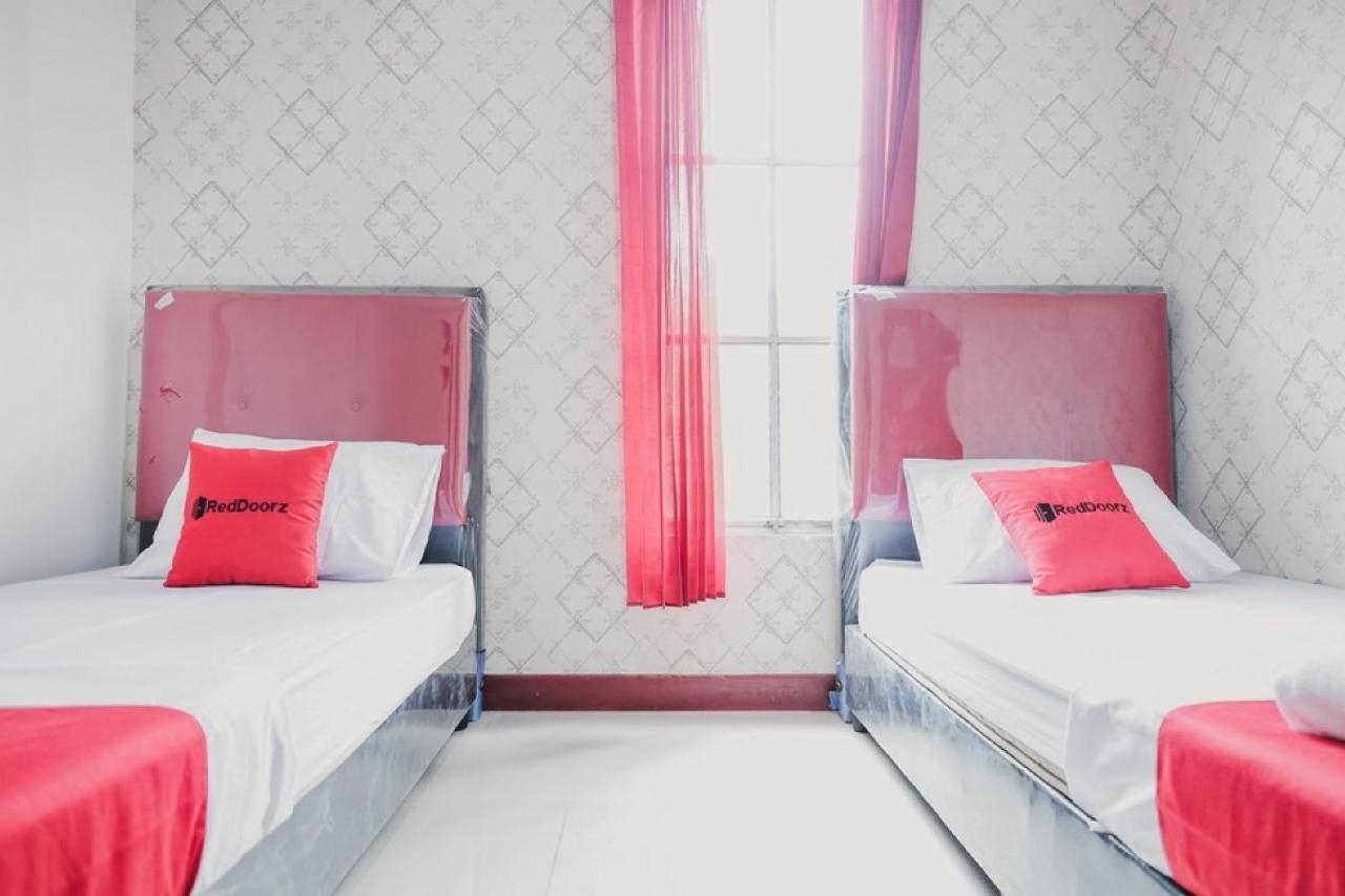 Reddoorz Near Nagoya Hill Batam 4 Hotell Jodoh  Eksteriør bilde