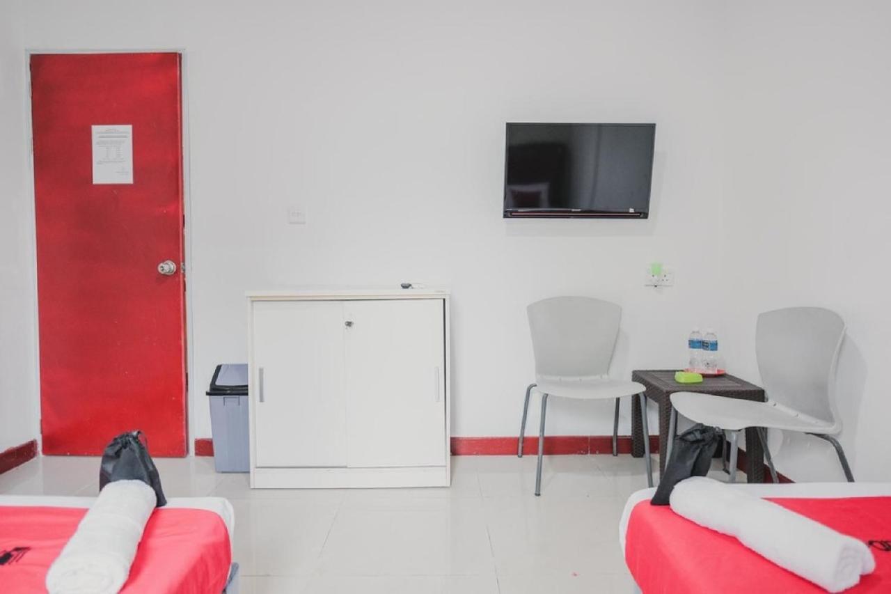 Reddoorz Near Nagoya Hill Batam 4 Hotell Jodoh  Eksteriør bilde