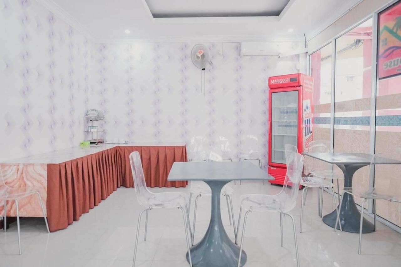 Reddoorz Near Nagoya Hill Batam 4 Hotell Jodoh  Eksteriør bilde
